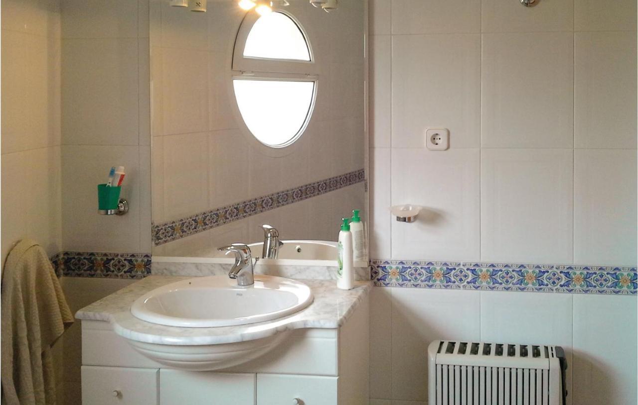 Awesome Home In Portman With Kitchen Exteriör bild
